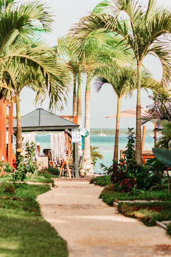 Blue Bird Hotel Bacalar Bagian luar foto
